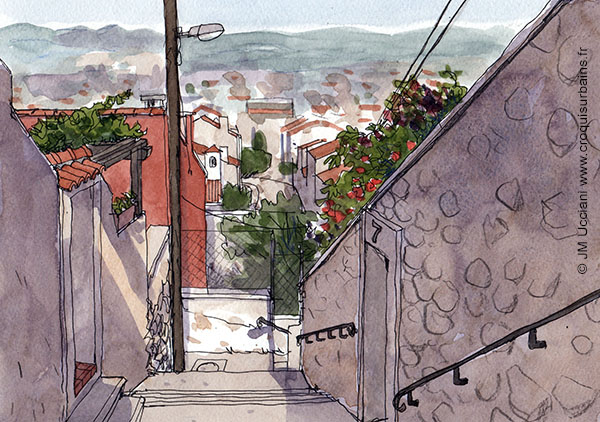 Ruelles en pentes avec des escaliers à Marseille